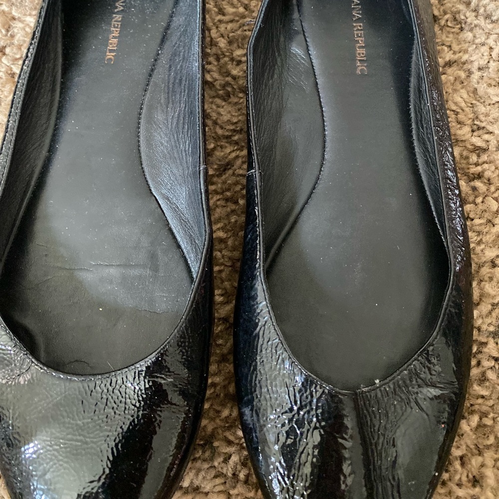 Banana Republic black flat slippers
